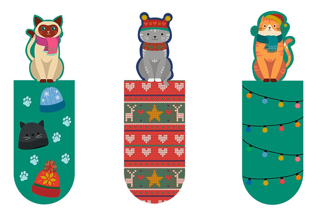 Drei winterliche Katzen auf bunten Weihnachtsstrümpfen mit Mützen und Lichterketten, Marke: moses. Verlag