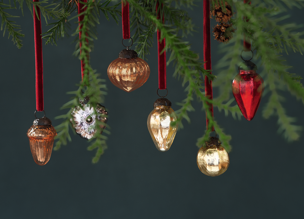 Mini-Christbaumkugeln aus Glas (versch. Ausführungen)